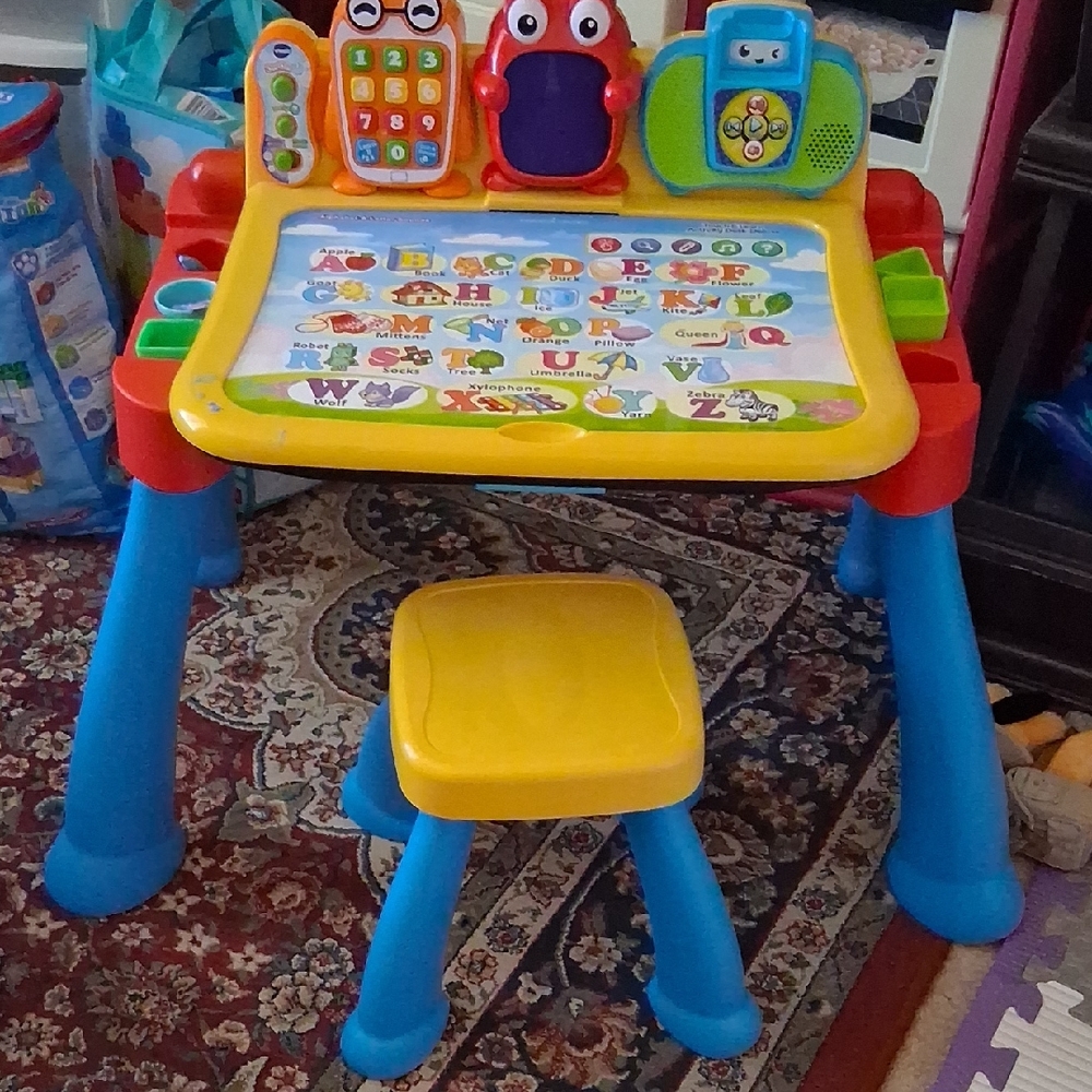 VTech Kids LED Display Touch and Learn Activity Desk, Multicolor